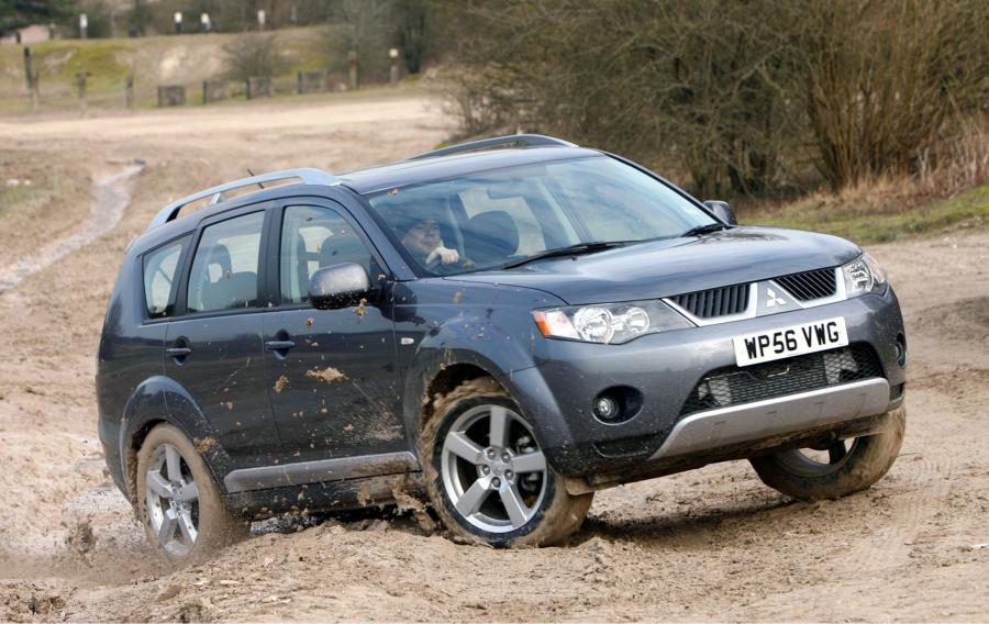  Mitsubishi Outlander 2005 года  (фото 31 из 77)